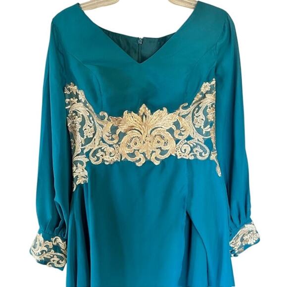 Elegant Teal/Turquoise Jumpsuit with Gold Embroidery Size 8– New Without Tags - Picture 3 of 9